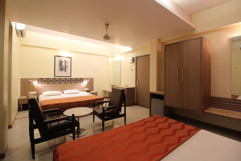 Hotel Samrat Mumbai Room photo