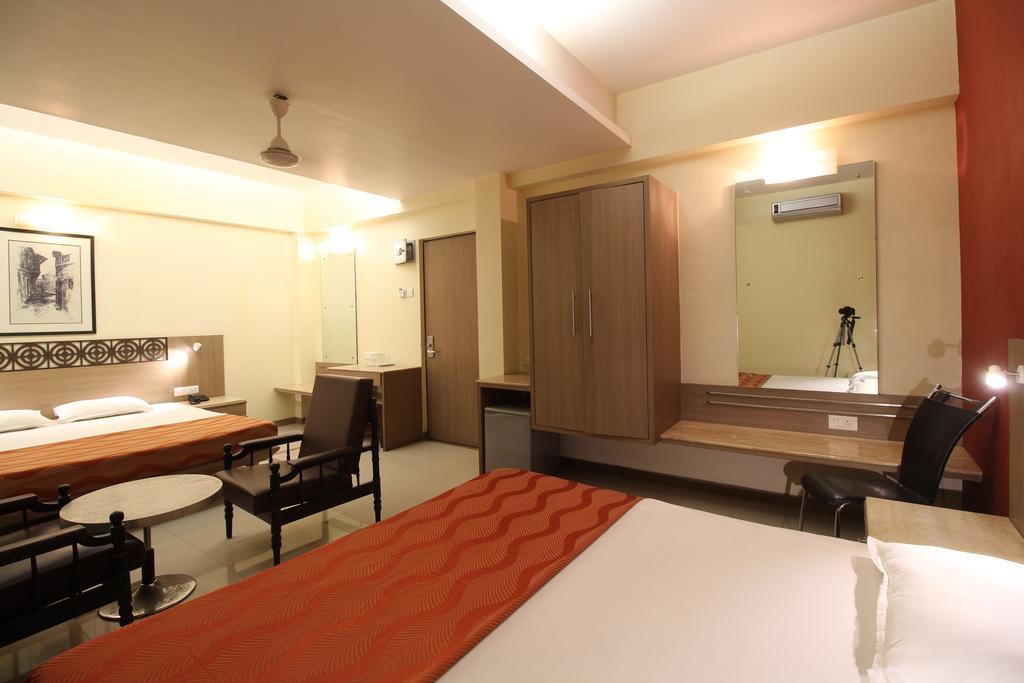 Hotel Samrat Mumbai Room photo