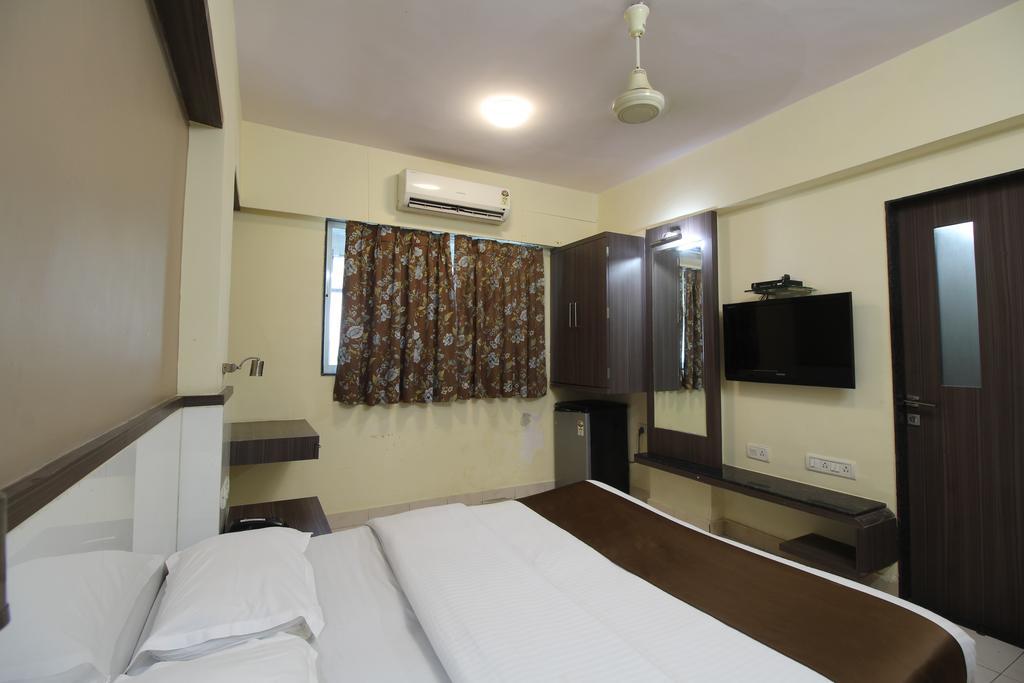 Hotel Samrat Mumbai Room photo