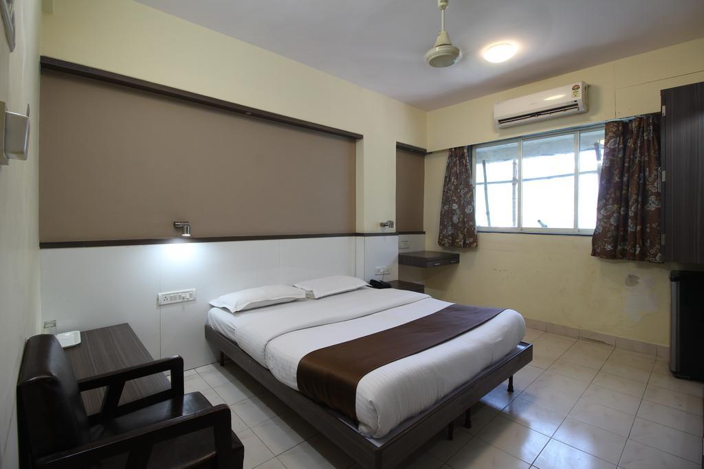 Hotel Samrat Mumbai Room photo