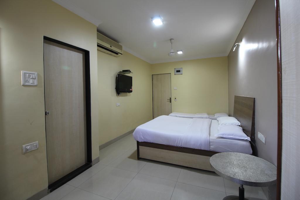 Hotel Samrat Mumbai Room photo