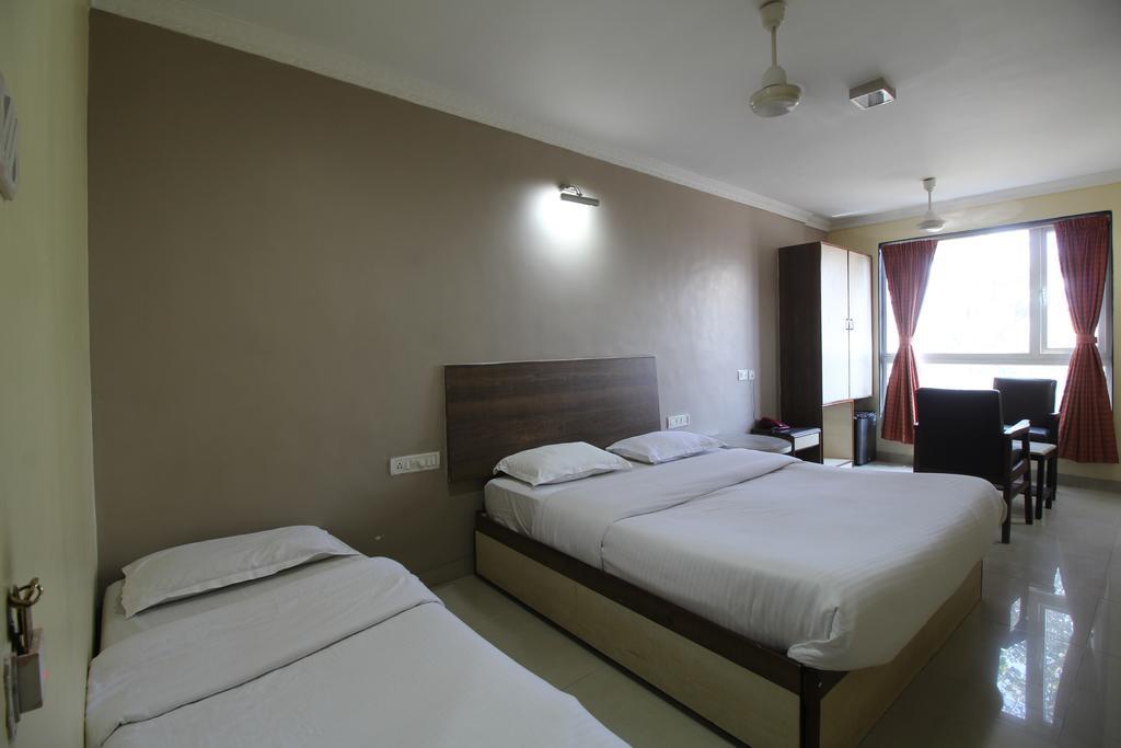 Hotel Samrat Mumbai Room photo