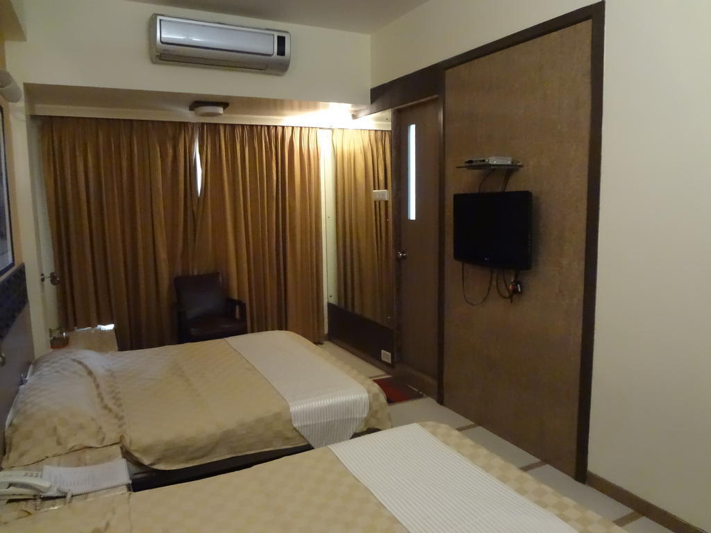 Hotel Samrat Mumbai Room photo