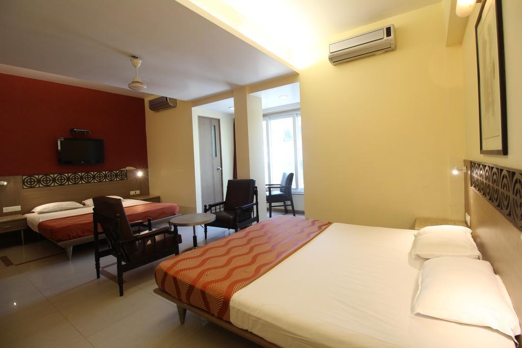 Hotel Samrat Mumbai Room photo