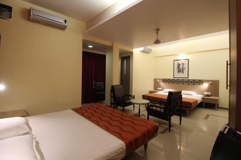 Hotel Samrat Mumbai Room photo